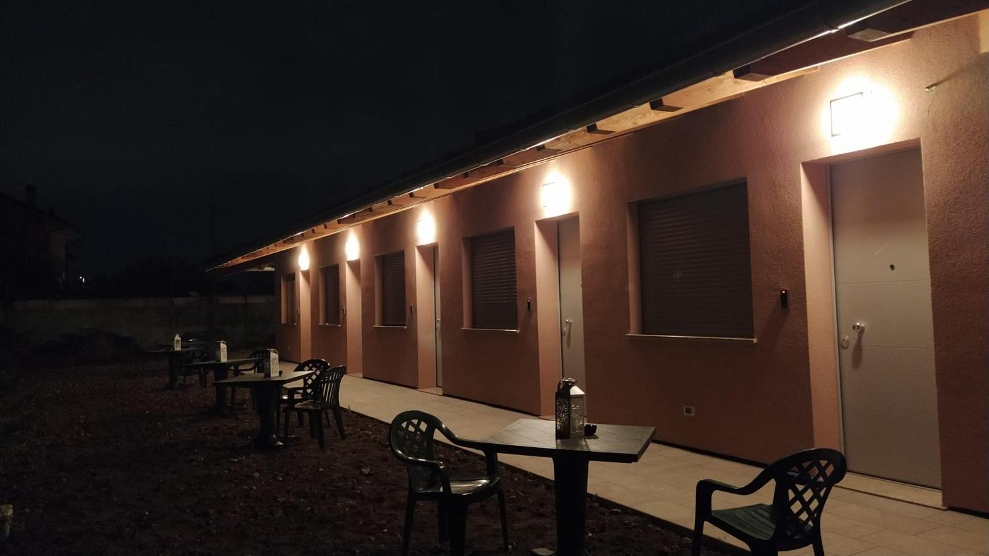 Hotel Ristorante Alla Campagna Сан-Джованни-Лупатото Экстерьер фото
